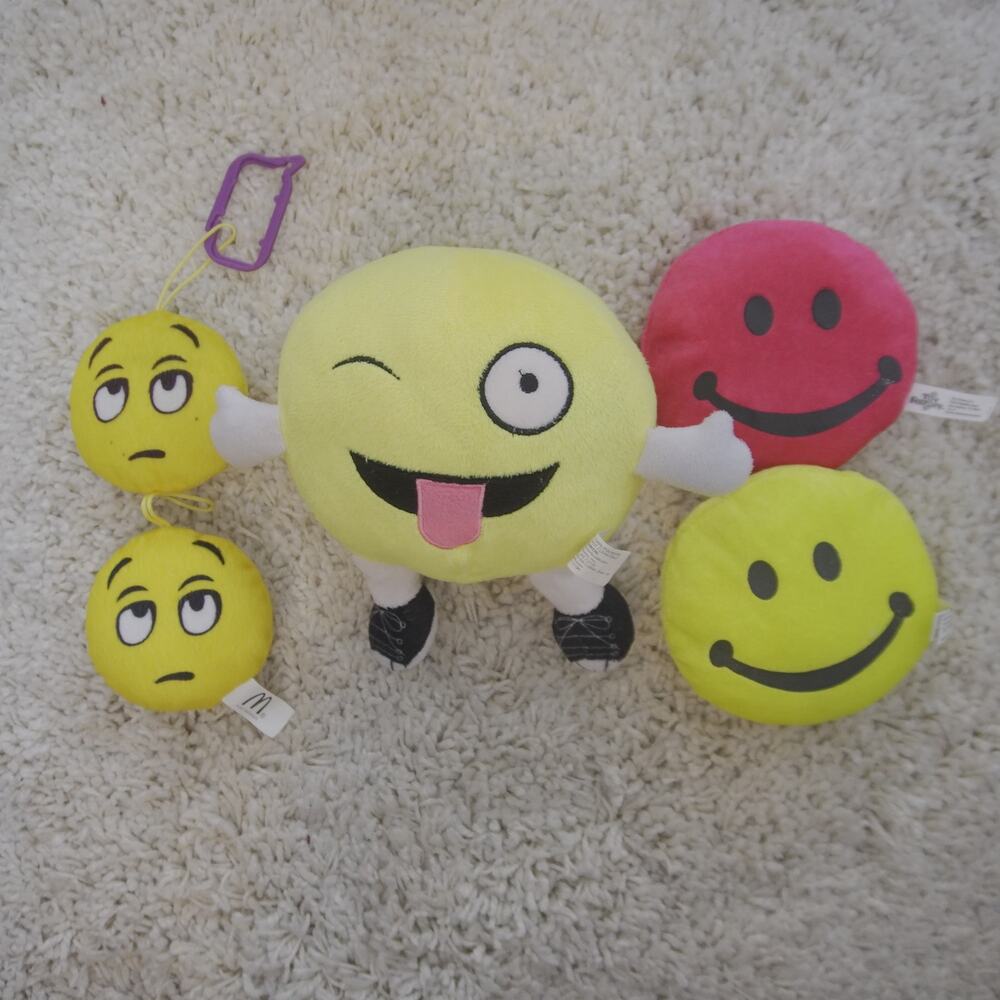 Lot of 5 Emoji Smiley Face Plush Toys McDonald’s Toy Factory Mixed Sizes - Picture 4 of 13